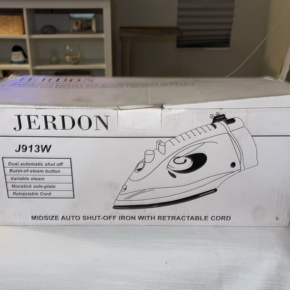 Jerdon Hotel quality NIB Iron